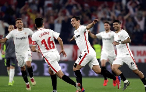 爱游戏体育-凯恩在皇家马德里比赛中持续失利，重返赛场引发热议！气势如虹延续(皇家马德里赛程视频)