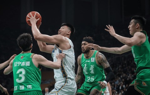 爱游戏体育- 今晨CBA季后赛传出新动向；辽宁本钢战术微调；高层表态——气氛紧张；官宣口径保持一致