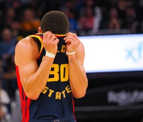 爱游戏-库里连续十二场比赛得分超过表现优异，IG不断突破！赛场气氛高涨的简单介绍