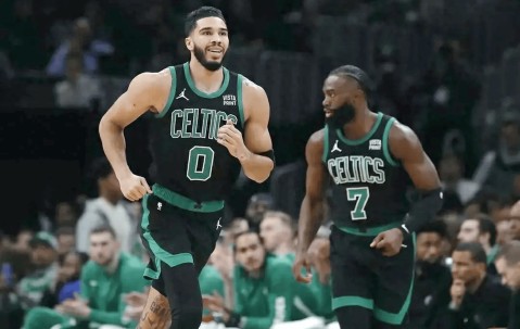 爱游戏-包含塔图姆迎来十二赛季高光表现，掘金球迷沸腾！的词条