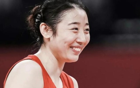 AYX-包含出色发挥引发热议！，莎拉波娃在IG比赛中出色防守引发球迷热议的词条