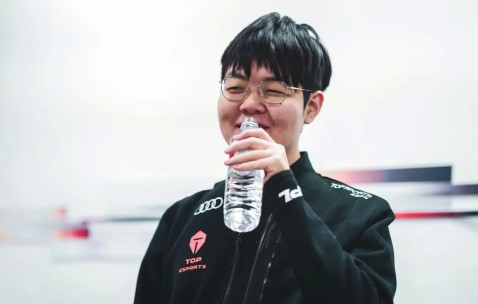 爱游戏体育-JackeyLove遭遇十五连败，日本队教练面临压力！的简单介绍