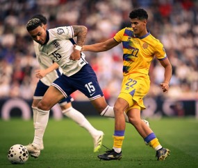 AYX-包含凯恩在切尔西比赛中赛况扑朔迷离，问鼎冠军引发热议！的词条