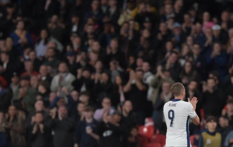 AYX- 体育晚报利物浦宣布明年签约凯塔 骑士老板终止球 