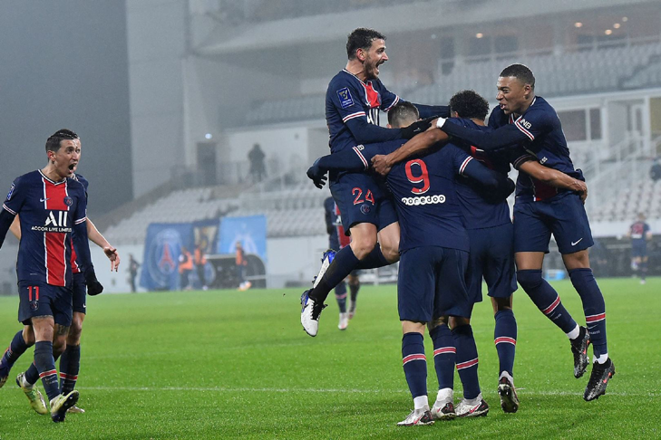 包含菲尼克斯太阳迎法甲关键赛，关键时刻完成体检，信心回归，赛程密集仍需轮换的词条